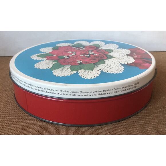 Vintage Brach’s Comtessa Chocolates Candy Gift Tin Red Rose Lace Doily Romantic - Picture 9 of 16